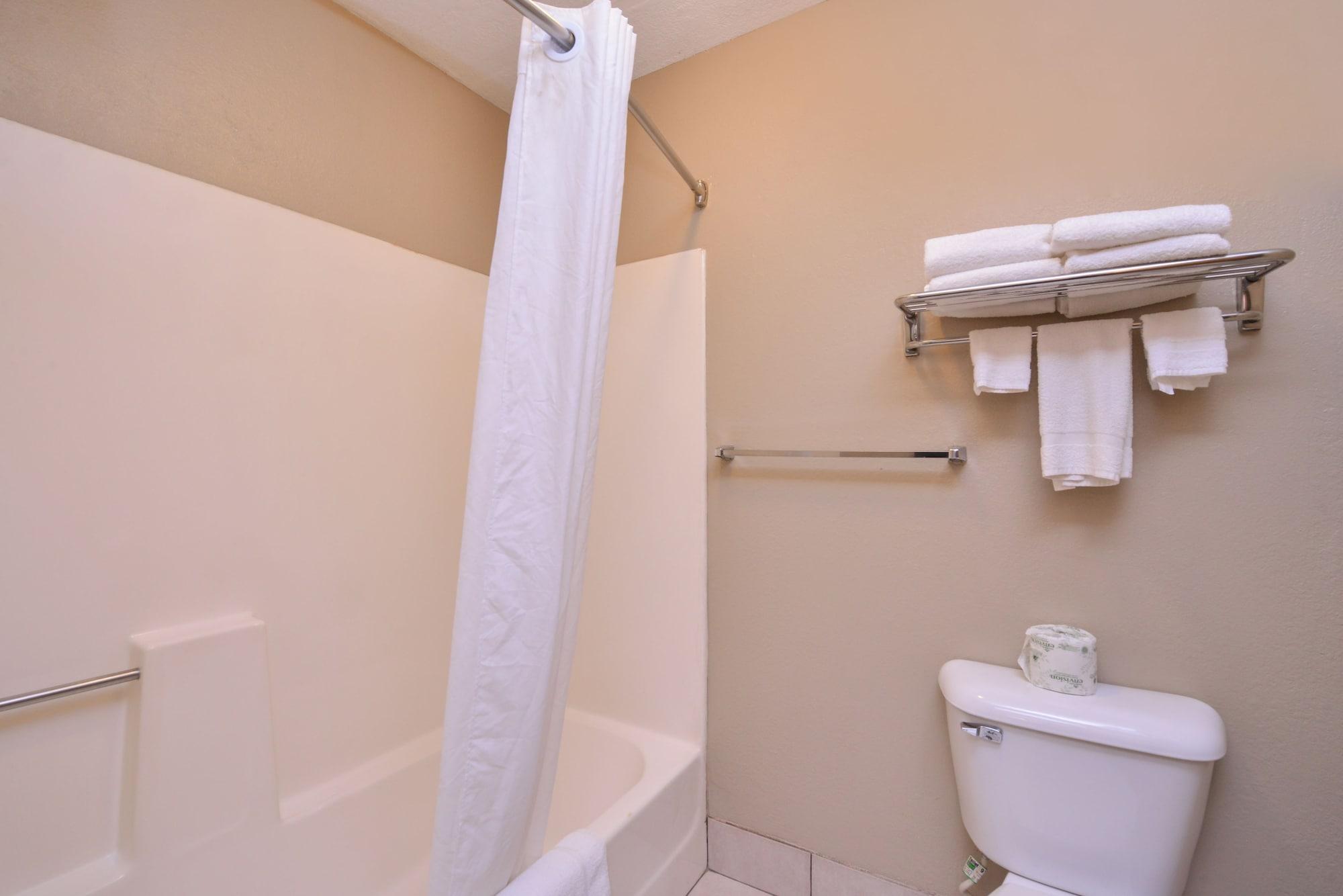 Baymont By Wyndham North,i-29,russell St, Airport Hotel Sioux Falls