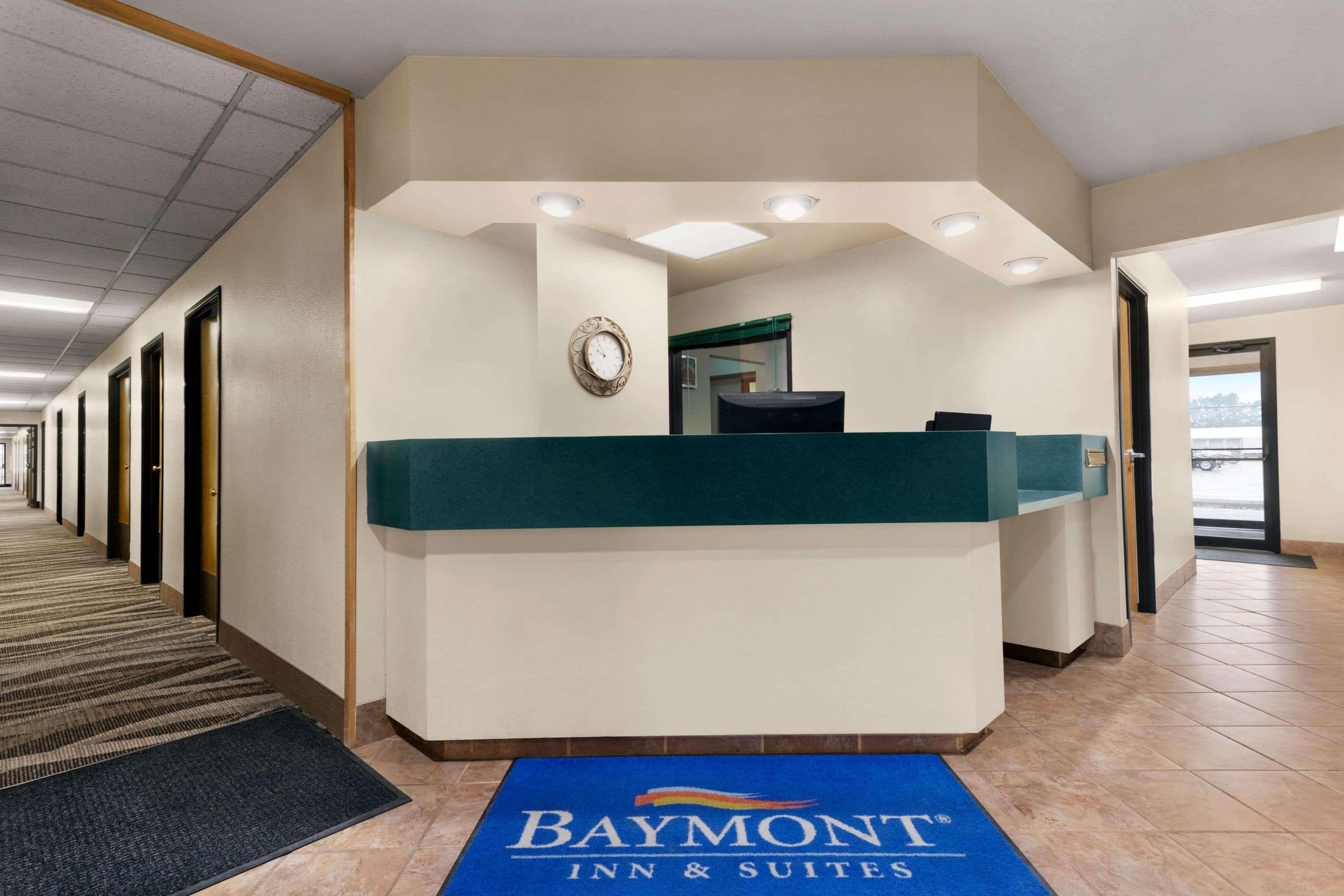 Baymont By Wyndham North,i-29,russell St, Airport Hotel Sioux Falls
