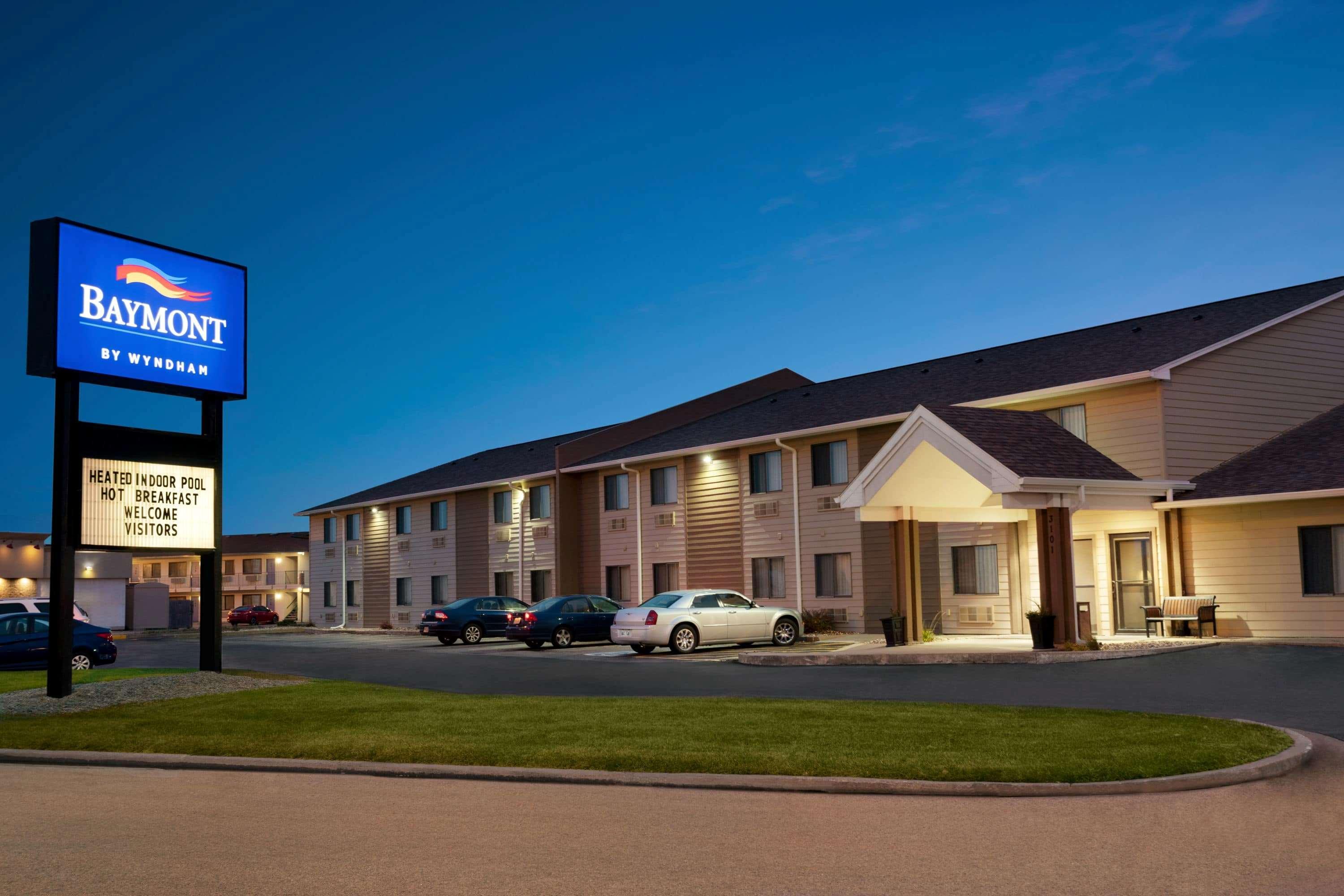 Hotel Baymont By Wyndham North,i-29,russell St, Airport