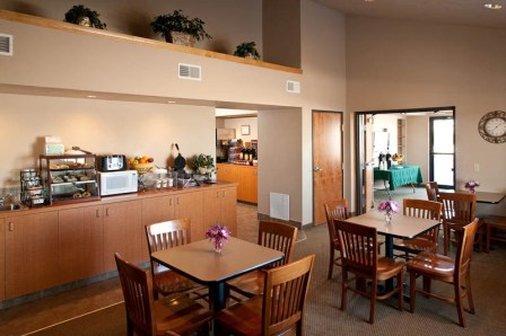 Baymont By Wyndham North,i-29,russell St, Airport 3*