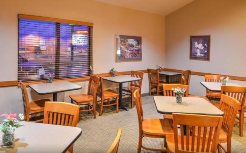 Baymont By Wyndham North,i-29,russell St, Airport