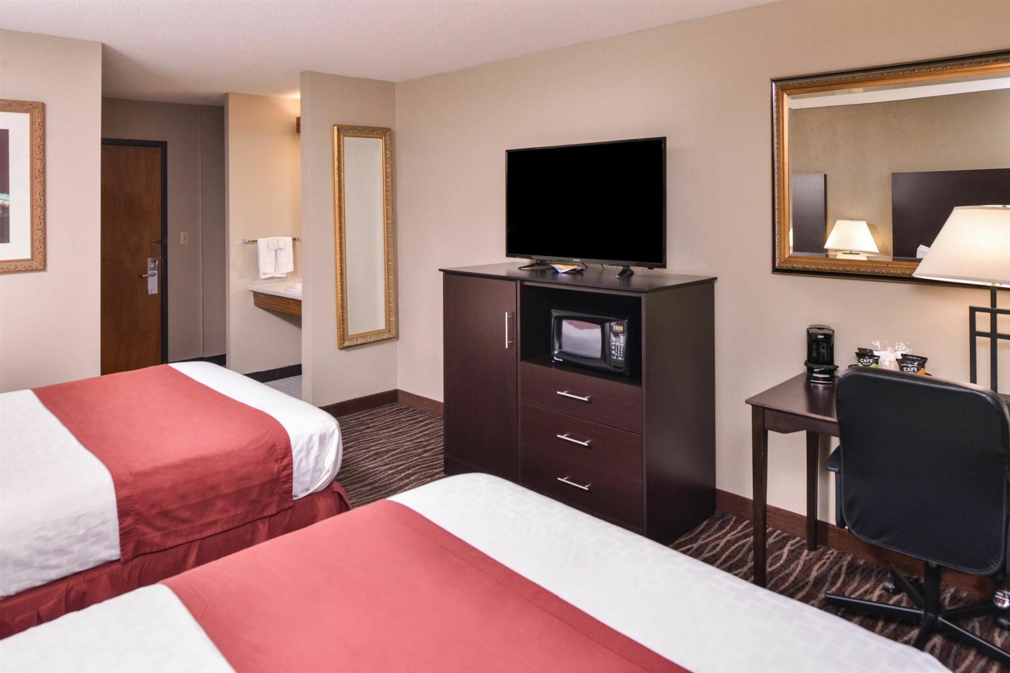 Baymont By Wyndham North,i-29,russell St, Airport Hotel Sioux Falls