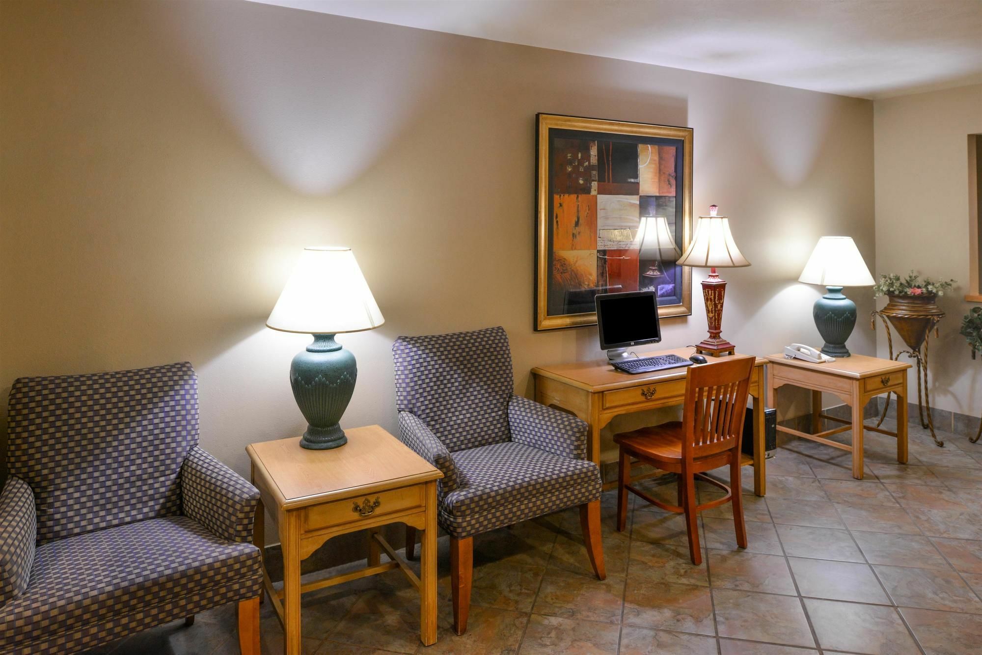 Baymont By Wyndham North,i-29,russell St, Airport